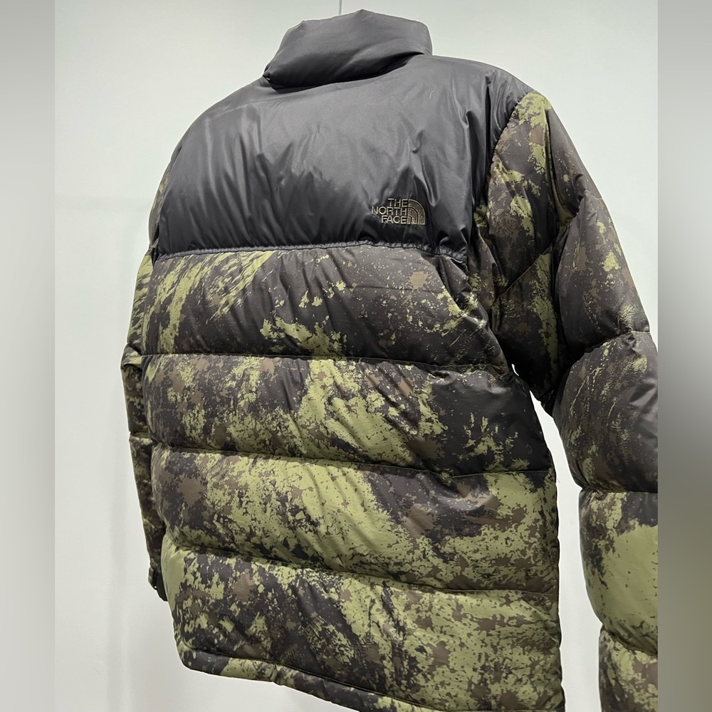 The North Face Nuptse - Picture 3 of 4